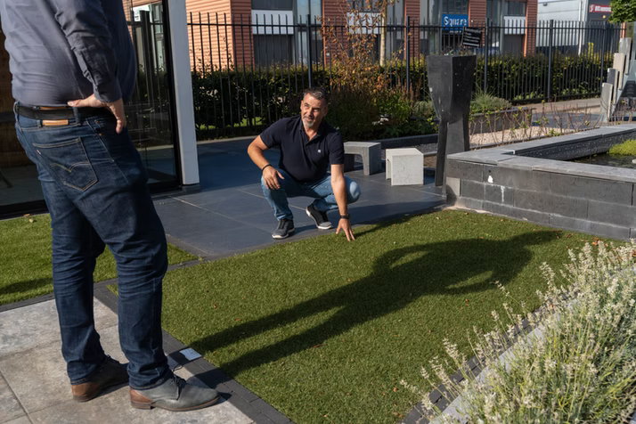 Woning Sierbestrating Kunstgras en aanleg tuinen Kampen