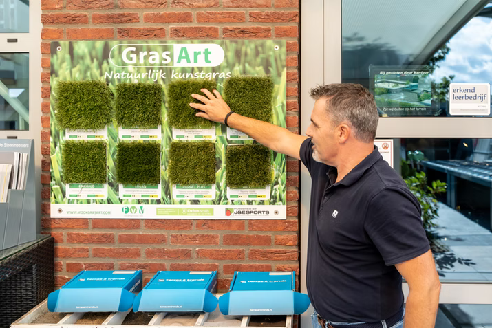 Woning Sierbestrating Kunstgras en aanleg tuinen Kampen